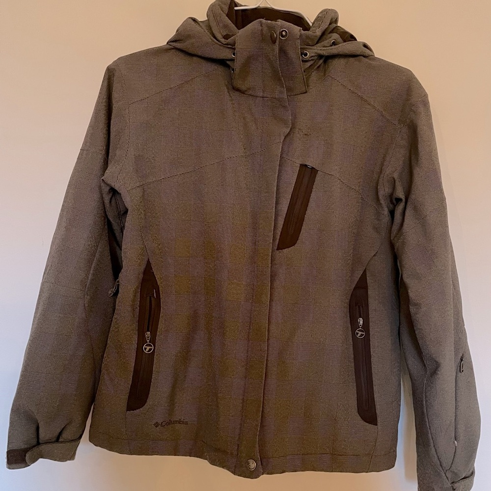 Columbia Titanium fleece lined fall/winter jacket color is Brown, size ladies M